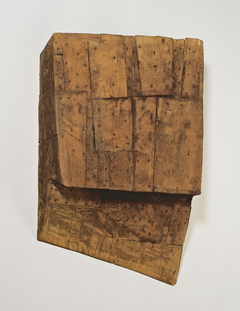 Auf diesem Bild ist das folgende Kunstwerk zu sehen: Franz Bernhard. Wandkopf. 1983.
