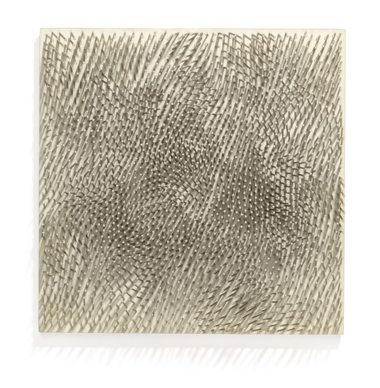 Auf diesem Bild ist das folgende Kunstwerk zu sehen: Günther Uecker. „Bewegtes Feld“. 1971.