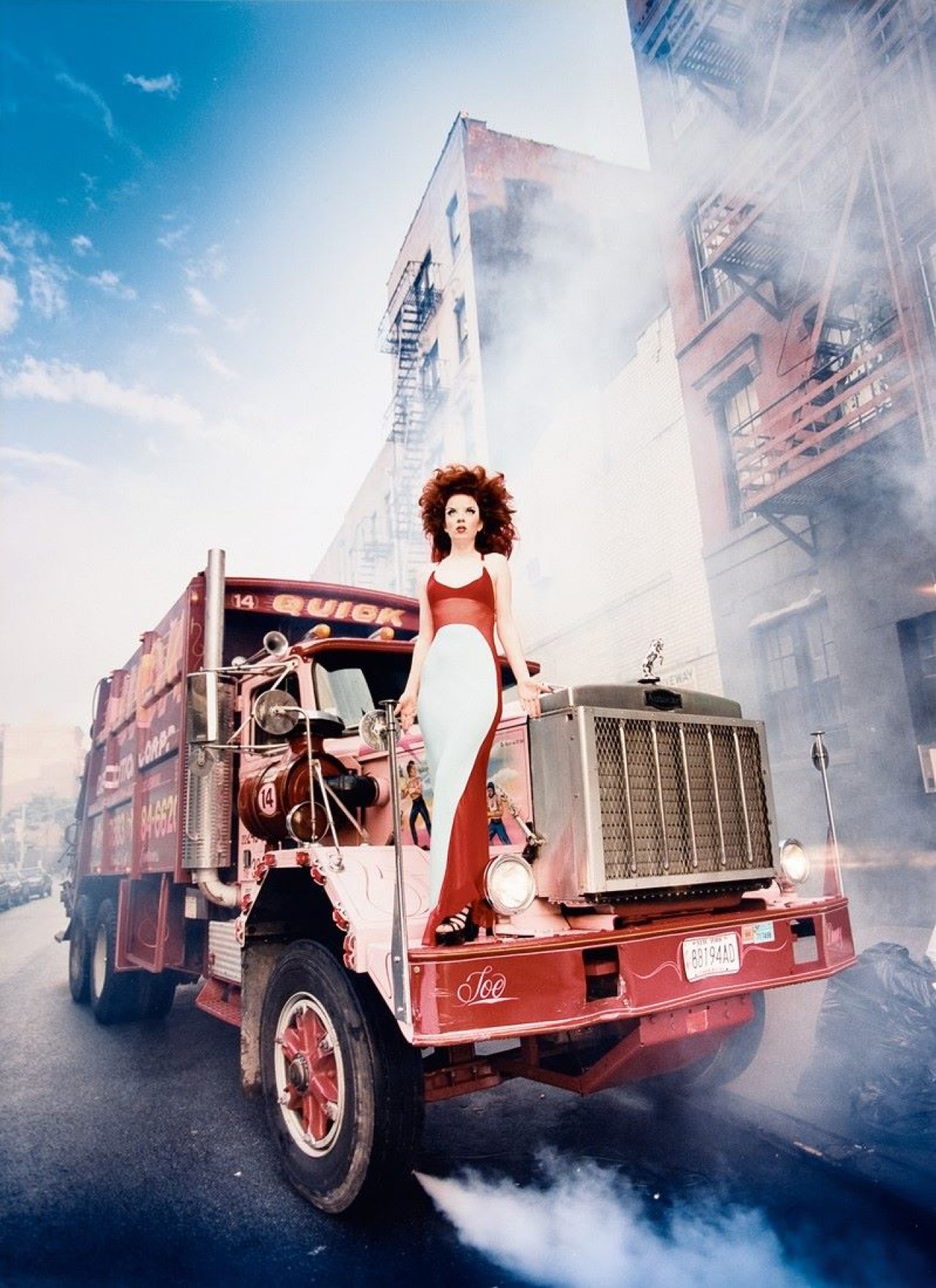 Auf diesem Bild ist das folgende Kunstwerk zu sehen: David LaChapelle. Ohne Titel (Truck).. 1996.