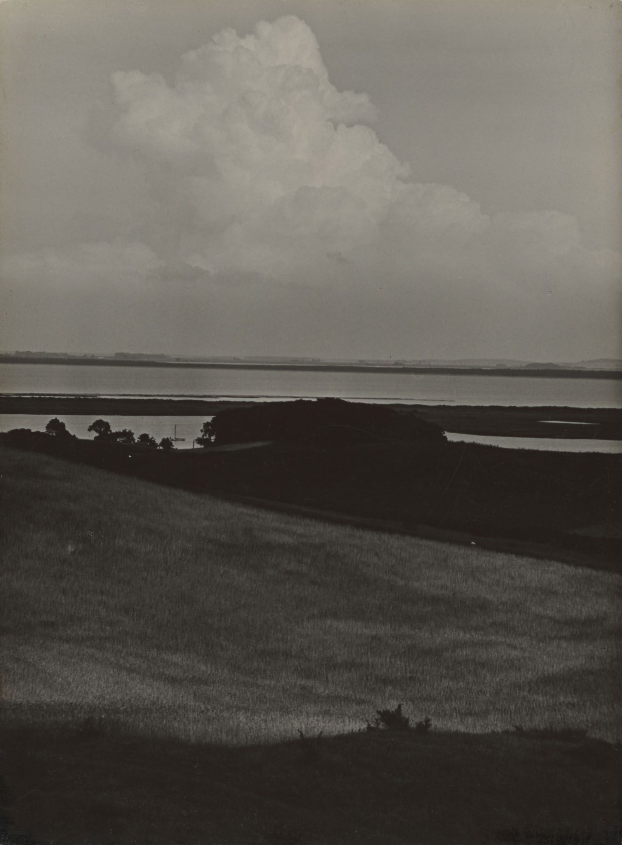 This picture shows the following artwork: Aenne Biermann (i.e. Anna Sibylla Sternfeld). „Hiddensee“ / Untitled (Landscape). 1930 and circa 1931-1932.