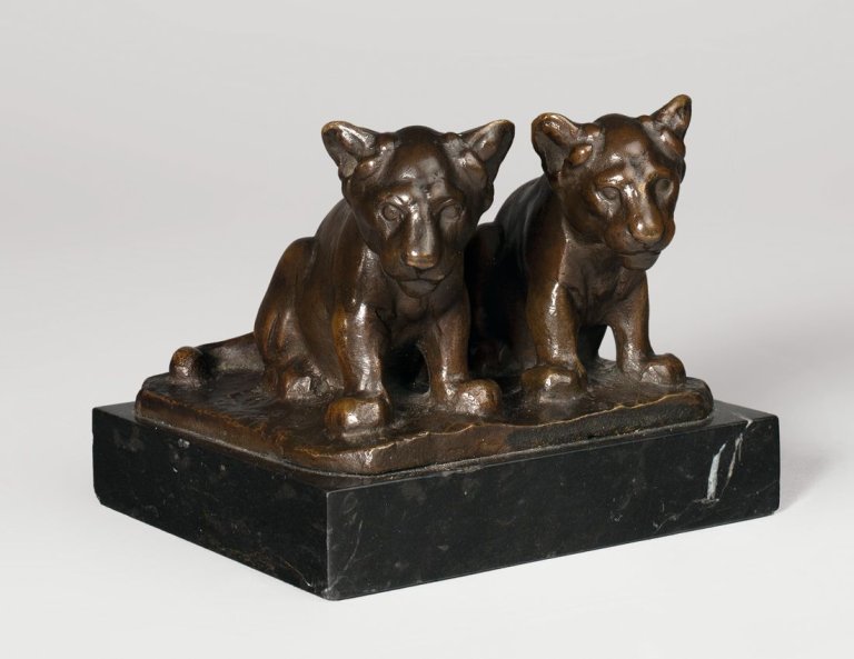 This picture shows the following artwork: August Gaul. „Zwei kleine Löwen“. Circa 1898.