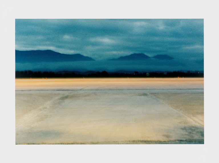Auf diesem Bild ist das folgende Kunstwerk zu sehen: Anri Sala. „Airport“. 2005.