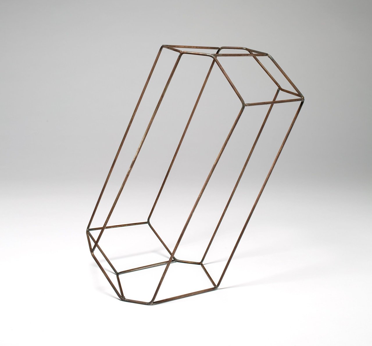 Auf diesem Bild ist das folgende Kunstwerk zu sehen: Olafur Eliasson. „Drahtstein“. 2003.