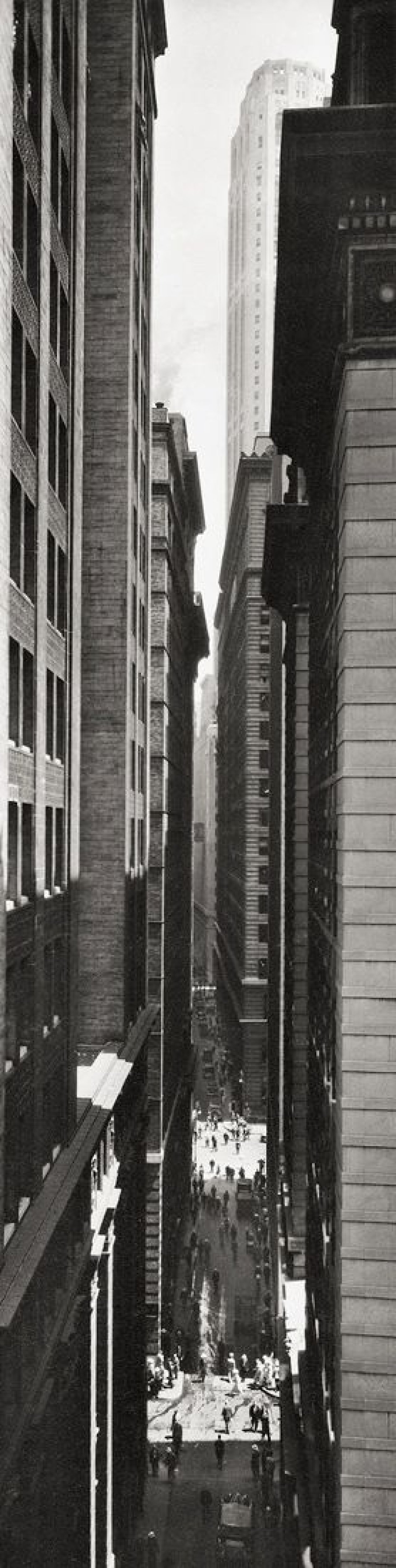 Auf diesem Bild ist das folgende Kunstwerk zu sehen: Berenice Abbott. View of Exchange Place from Broadway, New York. 1934.
