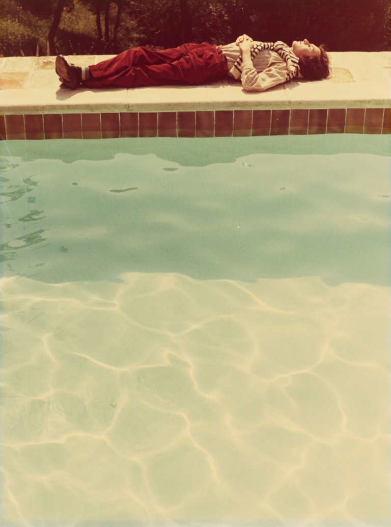 Auf diesem Bild ist das folgende Kunstwerk zu sehen: David Hockney. Yves Marie Asleep, May. 1974.