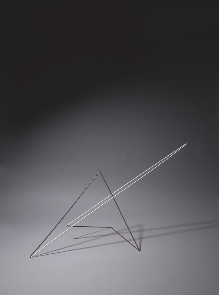 Auf diesem Bild ist das folgende Kunstwerk zu sehen: Norbert Kricke. Raumplastik „Kleine Lütticher“. 1952.
