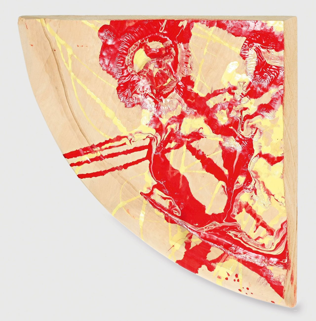 Auf diesem Bild ist das folgende Kunstwerk zu sehen: Martin Kippenberger. „Schlecht belegte Studentenpizza gepollockt (Viertel)“. 1993.