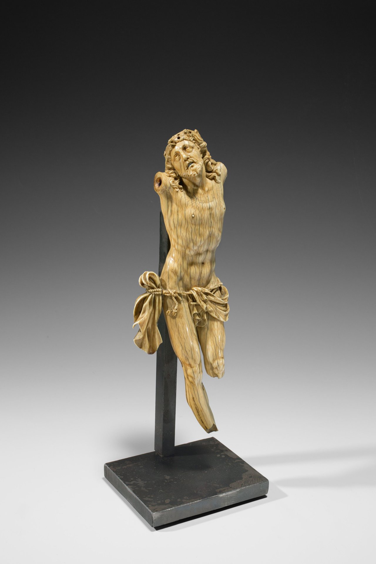 Auf diesem Bild ist das folgende Kunstwerk zu sehen:  Flämisch, wohl Antwerpen. Torso eines Cristo vivo. 2. Hälfte des 17. Jahrhunderts.
