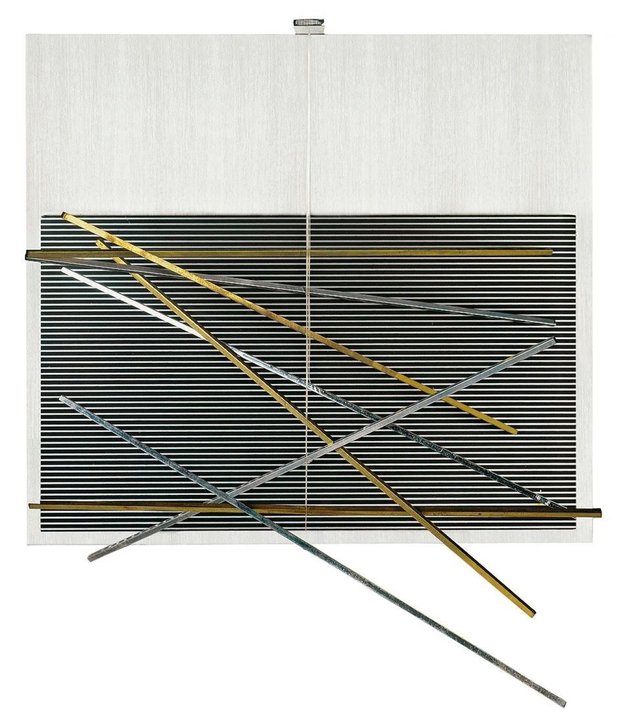 Auf diesem Bild ist das folgende Kunstwerk zu sehen: Jesús Rafael Soto. „Vibrations Metalliques“. 1969.