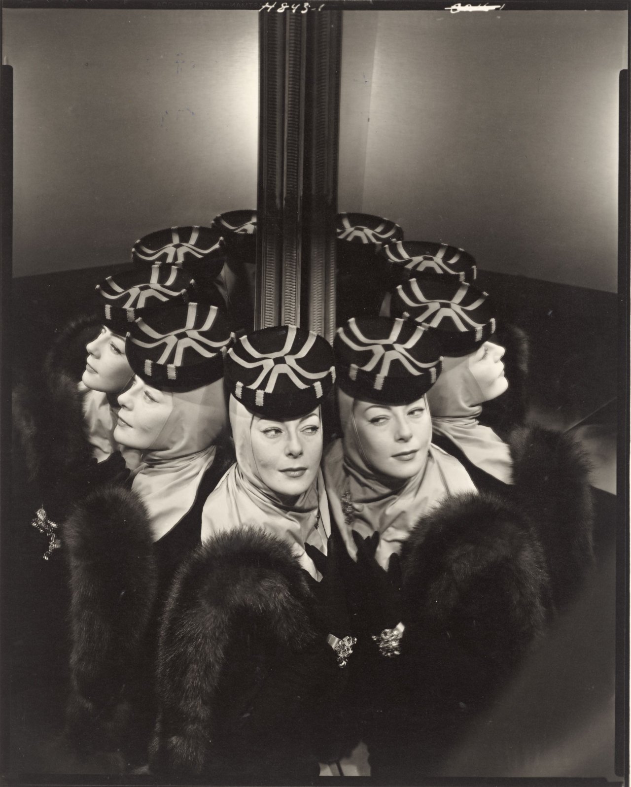 This picture shows the following artwork: Horst P. Horst (i.e. Horst Paul Albert Bohrmann). Muriel Maxwell, New York. 1940.