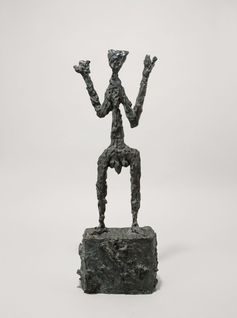 Auf diesem Bild ist das folgende Kunstwerk zu sehen: A.R. Penck. „Standart T (X) I“. 1994.