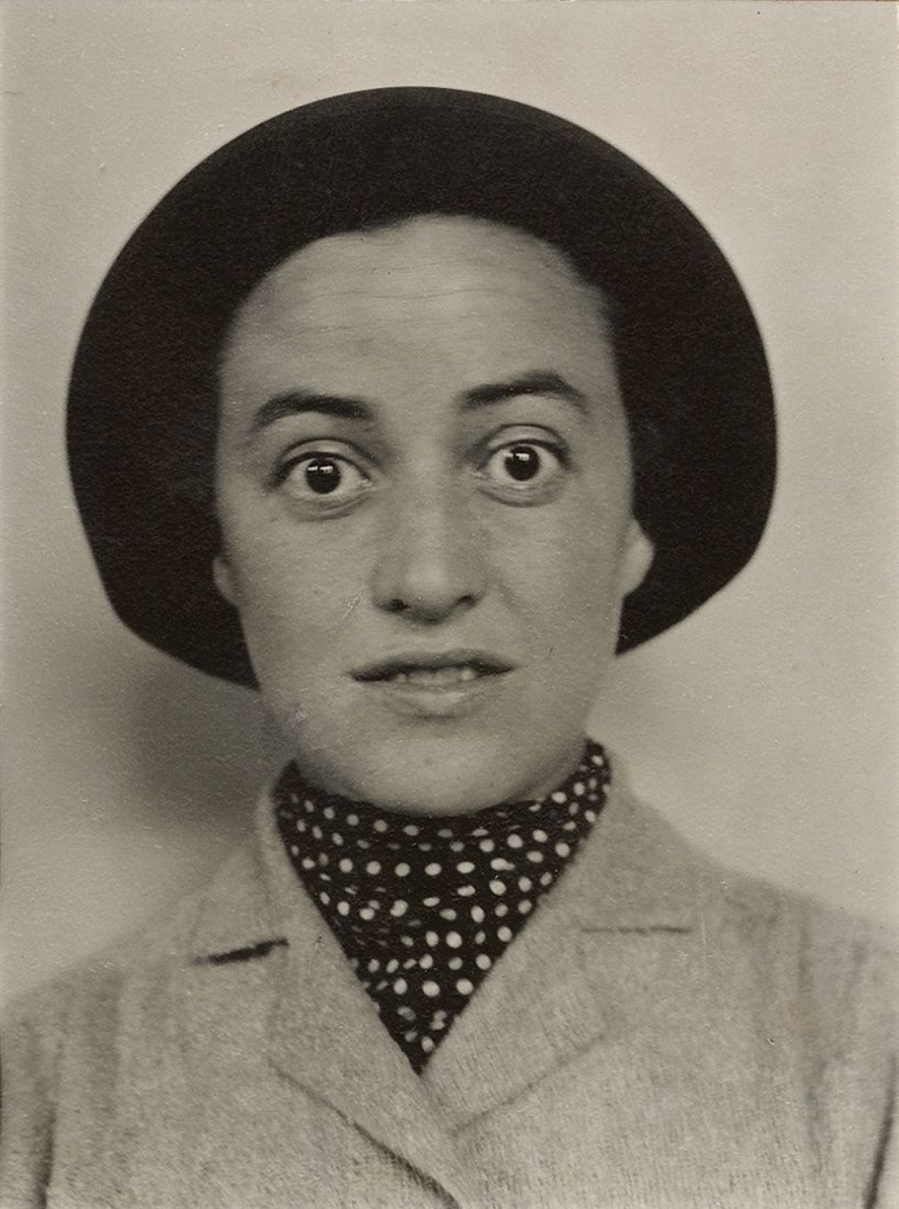 Auf diesem Bild ist das folgende Kunstwerk zu sehen: Alfred Stieglitz. „Portrait of Dorothy Norman“. 1930er Jahre.