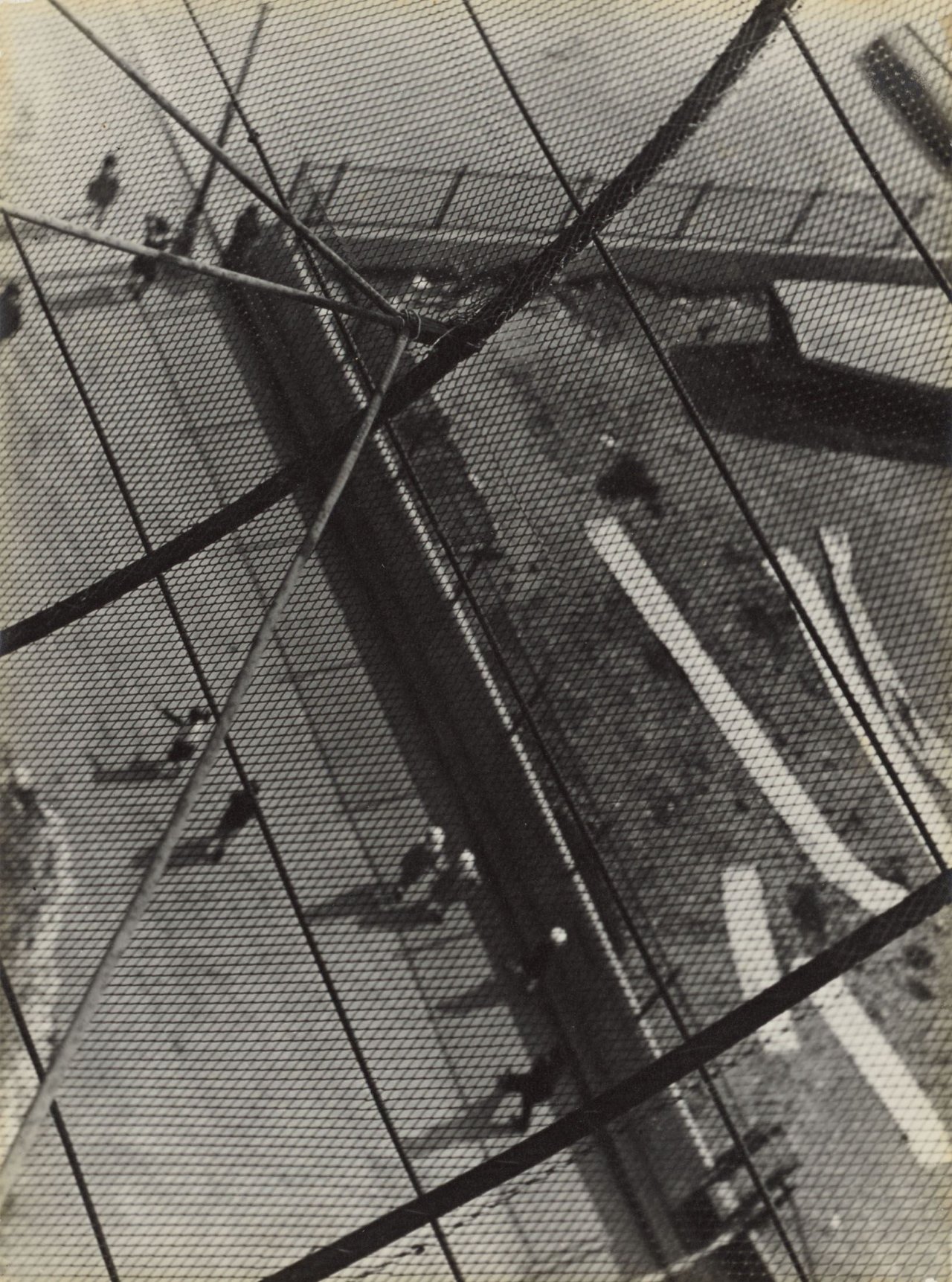 Auf diesem Bild ist das folgende Kunstwerk zu sehen: Iwao Yamawaki. Blick von einem Aussichtsturm. 1932.