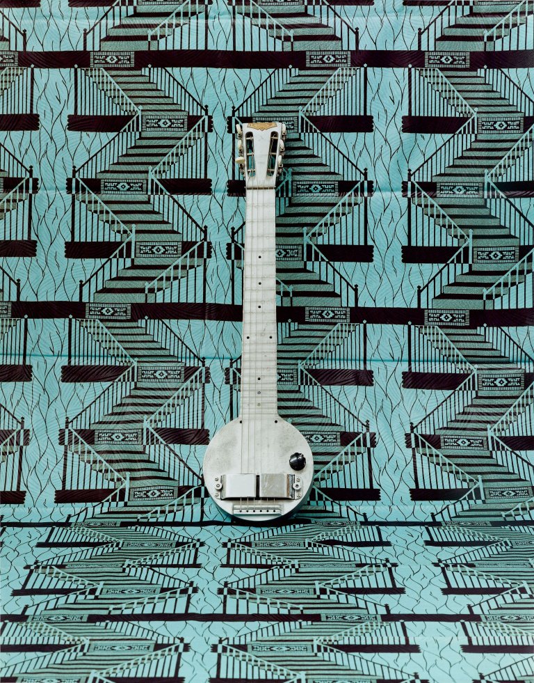 Auf diesem Bild ist das folgende Kunstwerk zu sehen: Annette Kelm. „Frying Pan“. 2007.