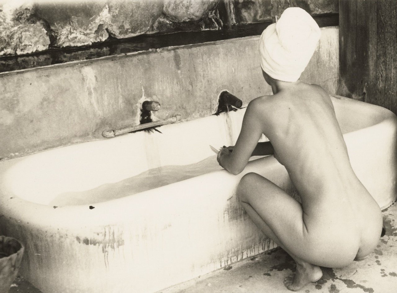 Auf diesem Bild ist das folgende Kunstwerk zu sehen: Ellen Auerbach (d.i. Ellen Rosenberg). Sulphur Bath, California. 1949.