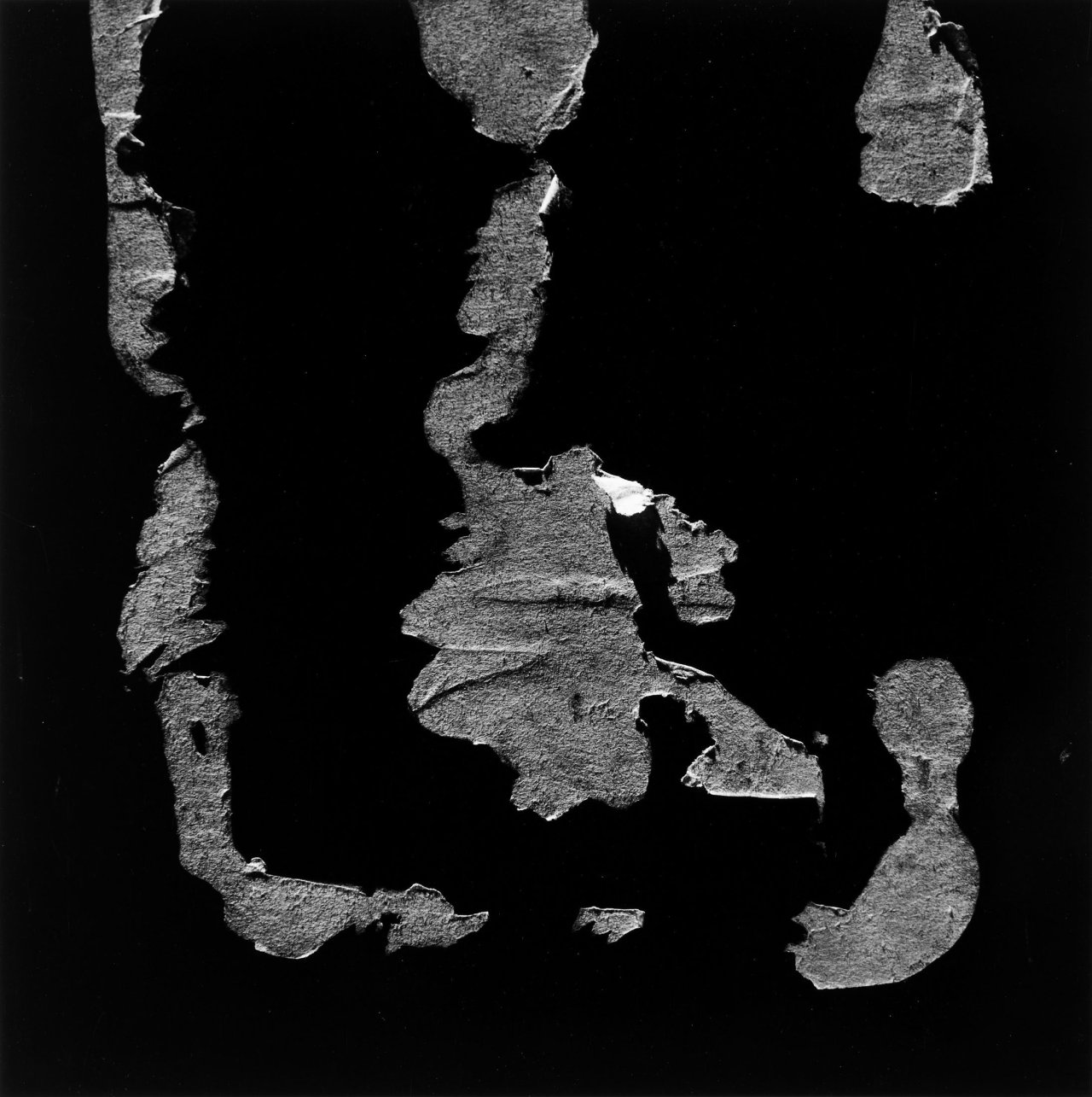 Auf diesem Bild ist das folgende Kunstwerk zu sehen: Aaron Siskind. „New York 78“. 1976.