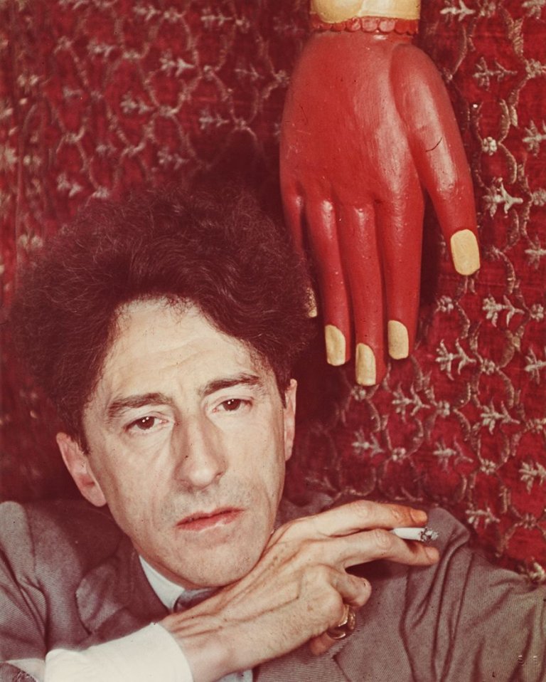 Auf diesem Bild ist das folgende Kunstwerk zu sehen: Gisèle Freund. Jean Cocteau, Paris. 1939.