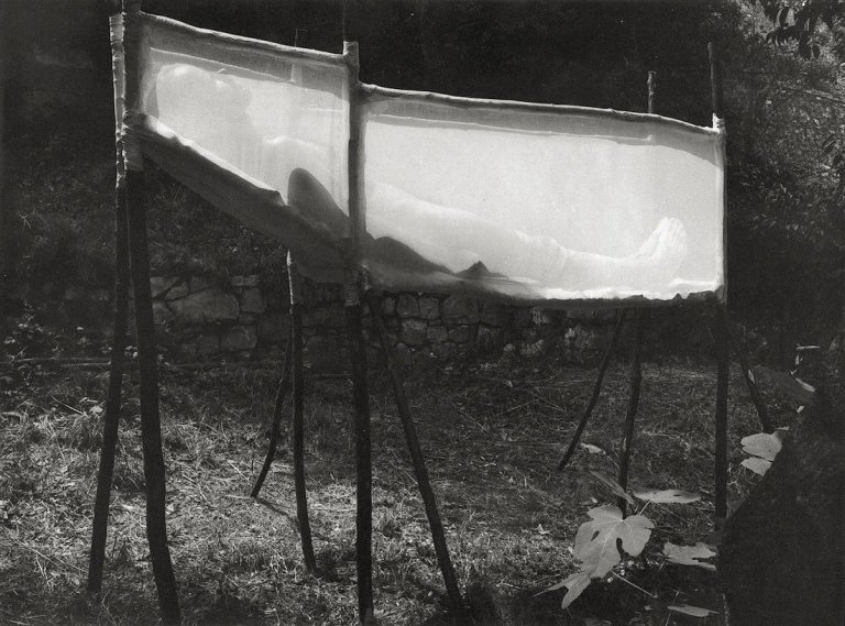 Auf diesem Bild ist das folgende Kunstwerk zu sehen: Dieter Appelt. Ohne Titel, aus der Serie „Erinnerungsspur“. 1979.