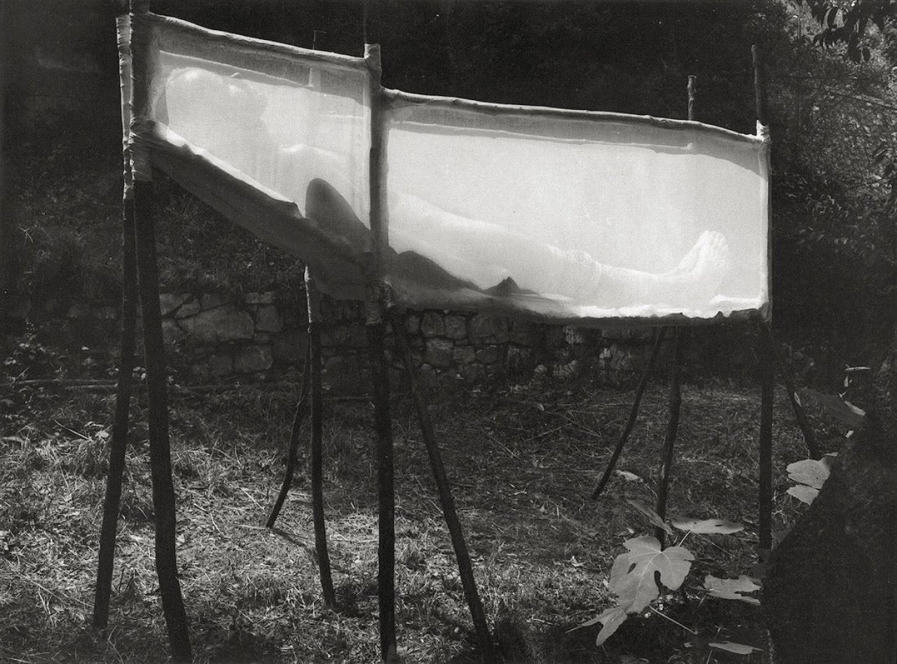 Auf diesem Bild ist das folgende Kunstwerk zu sehen: Dieter Appelt. Ohne Titel, aus der Serie „Erinnerungsspur“. 1979.