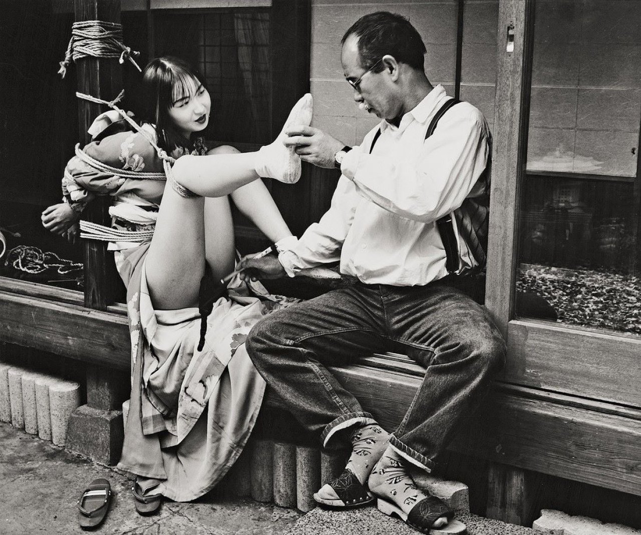 This picture shows the following artwork: Nobuyoshi Araki. Ohne Titel, aus der Serie „Bizarre Tales in India Ink“. 1992.