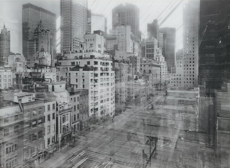 Auf diesem Bild ist das folgende Kunstwerk zu sehen: Michael Wesely. 9.8.2001 – 2.5.2003. The Museum of Modern Art, New York for the Horace W. Goldsmith Foundation. 2001–2003.