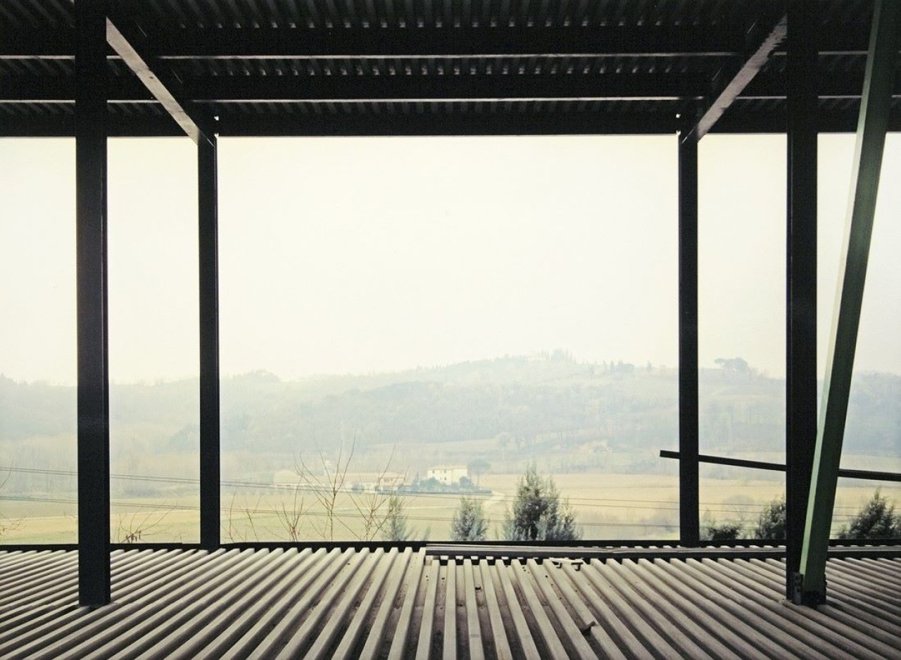 Auf diesem Bild ist das folgende Kunstwerk zu sehen: Axel Hütte. „Poggibonsi“. 1992.