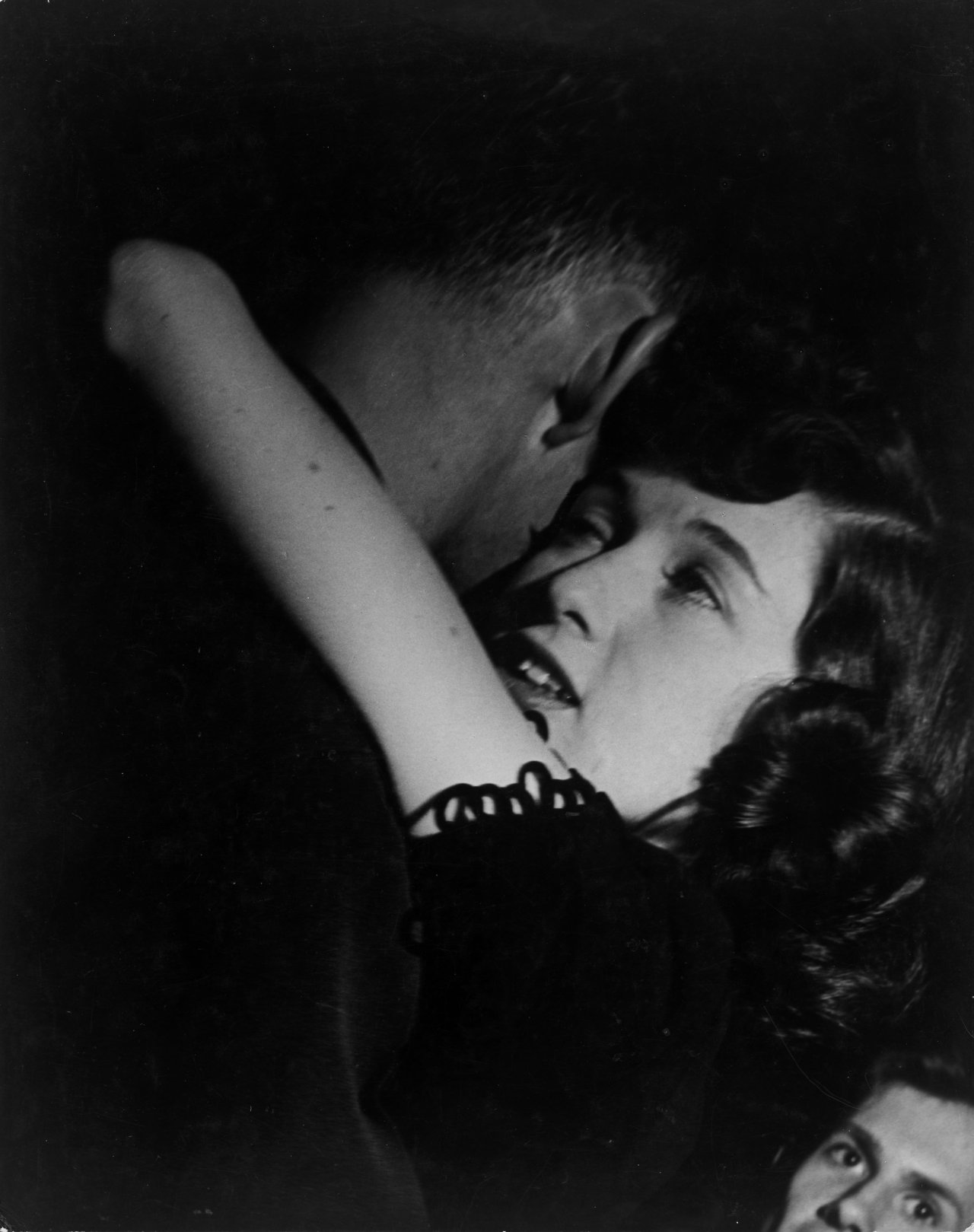 Auf diesem Bild ist das folgende Kunstwerk zu sehen: Lisette Model (d.i. Stern, Elise Amelie Felice). „Harry James Teenager“. Um 1942.