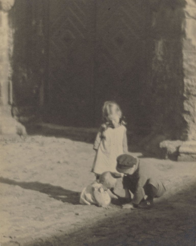 Auf diesem Bild ist das folgende Kunstwerk zu sehen: Jaromír Funke. Ohne Titel (Spielende Kinder). Frühe 1920er Jahre.