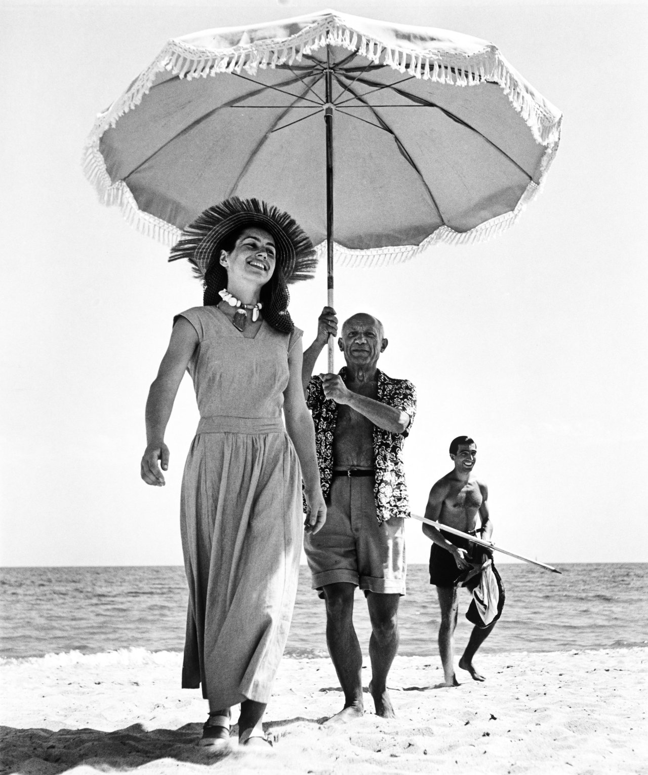 This picture shows the following artwork: Robert Capa (i.e. Endre Ernő Friedmann). Picasso and Françoise Gilot, Golfe-Juan. 1948.