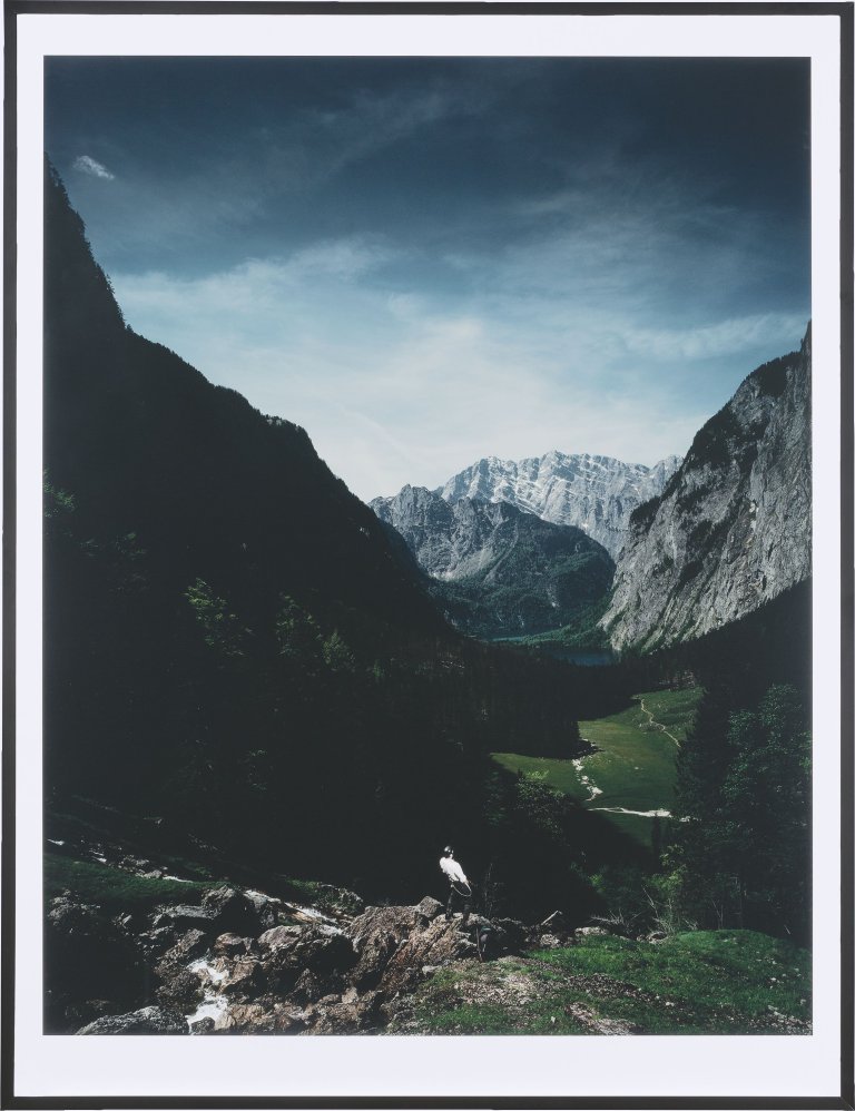 Auf diesem Bild ist das folgende Kunstwerk zu sehen: Andreas Mühe. „Der Soldat am Obersee“. 2012.