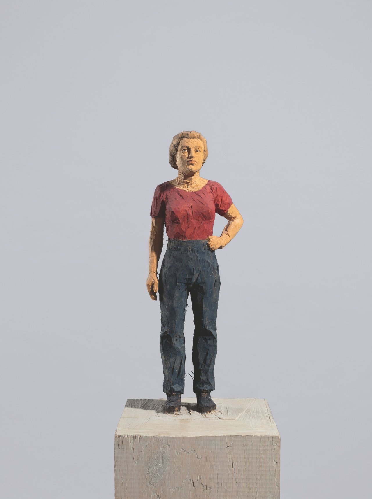 Auf diesem Bild ist das folgende Kunstwerk zu sehen: Stephan Balkenhol. Frau. 2006.