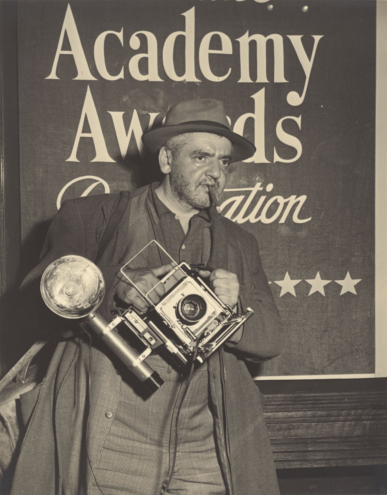 This picture shows the following artwork:  Weegee (i.e. Fellig, Arthur H.). Convolute. Circa 1951.