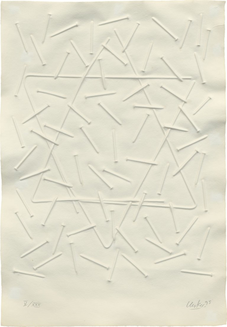 Auf diesem Bild ist das folgende Kunstwerk zu sehen: Günther Uecker. Ohne Titel (Davidstern). 1995.