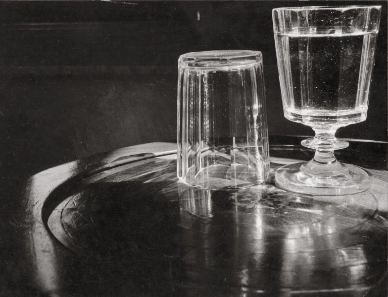 Auf diesem Bild ist das folgende Kunstwerk zu sehen: Herbert List. „Ascona“.  1936.