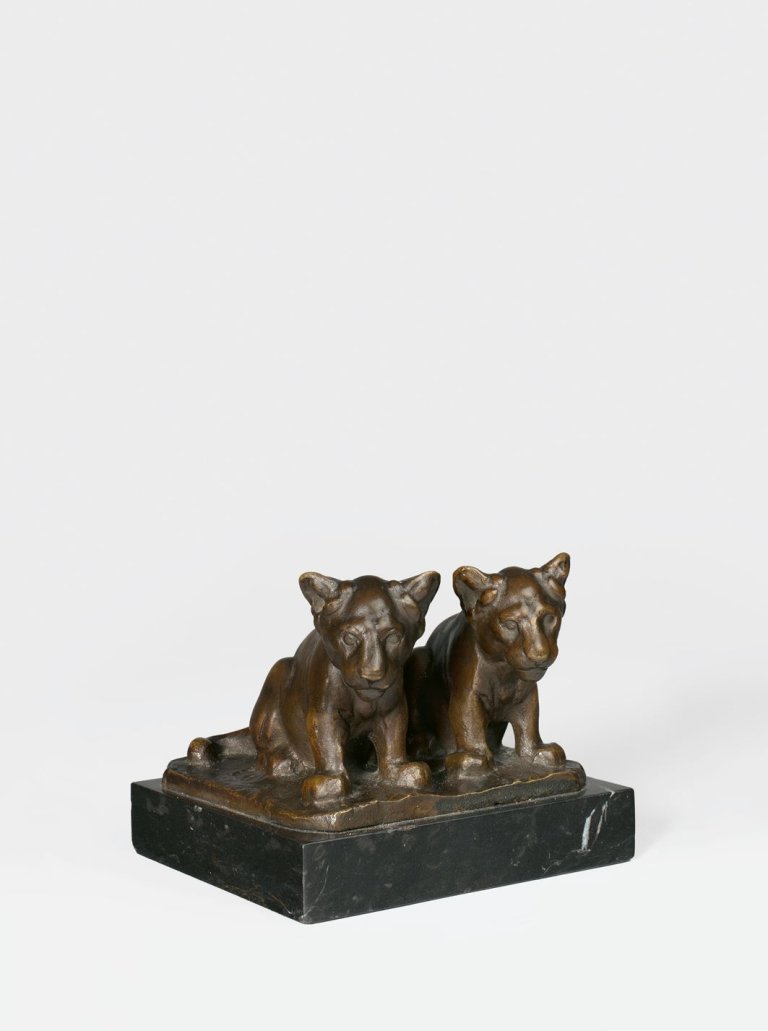 This picture shows the following artwork: August Gaul. „Zwei kleine Löwen“. Circa 1898.