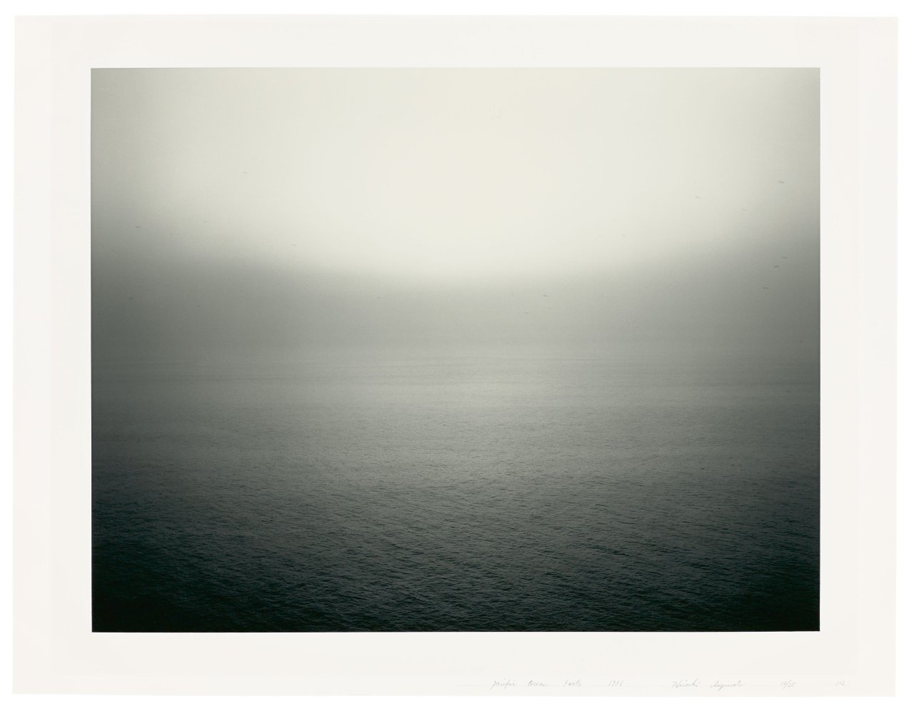 Auf diesem Bild ist das folgende Kunstwerk zu sehen: Hiroshi Sugimoto. „pacific ocean Iwate“. 1986.