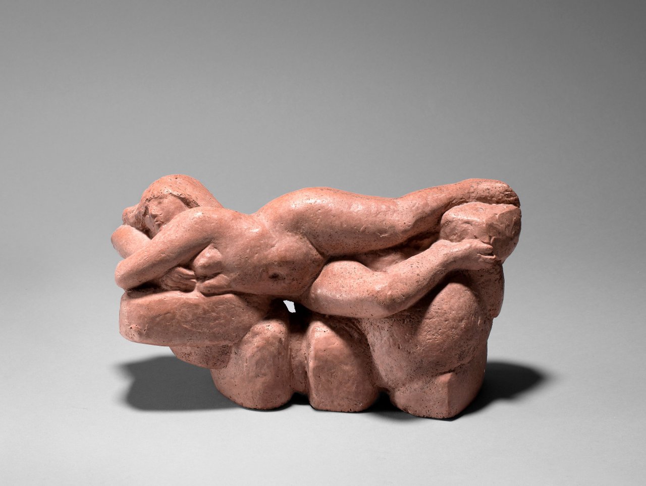 Auf diesem Bild ist das folgende Kunstwerk zu sehen: Waldemar Grzimek. „Frau auf Felsen“. 1973.