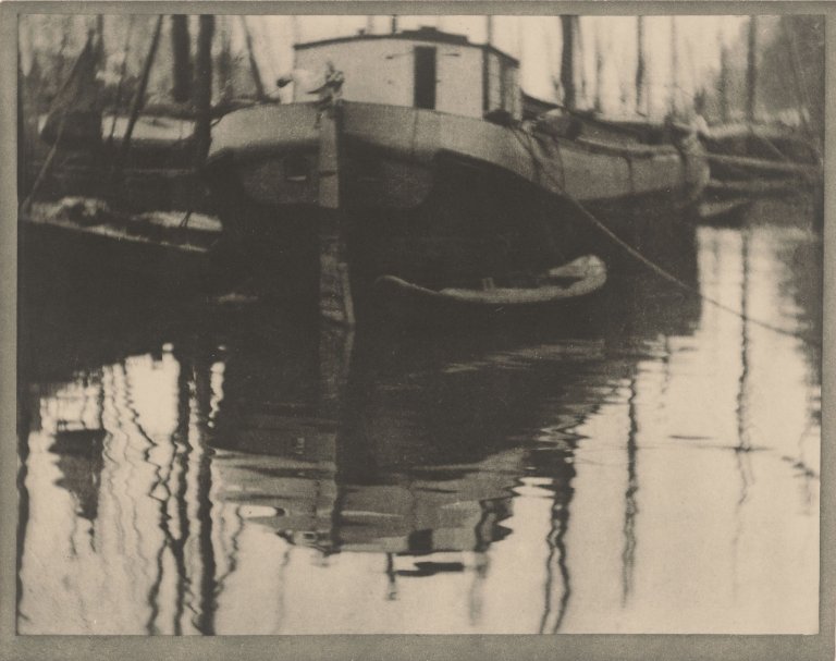 Auf diesem Bild ist das folgende Kunstwerk zu sehen: Alvin Langdon Coburn. Kanal in Rotterdam. 1908.