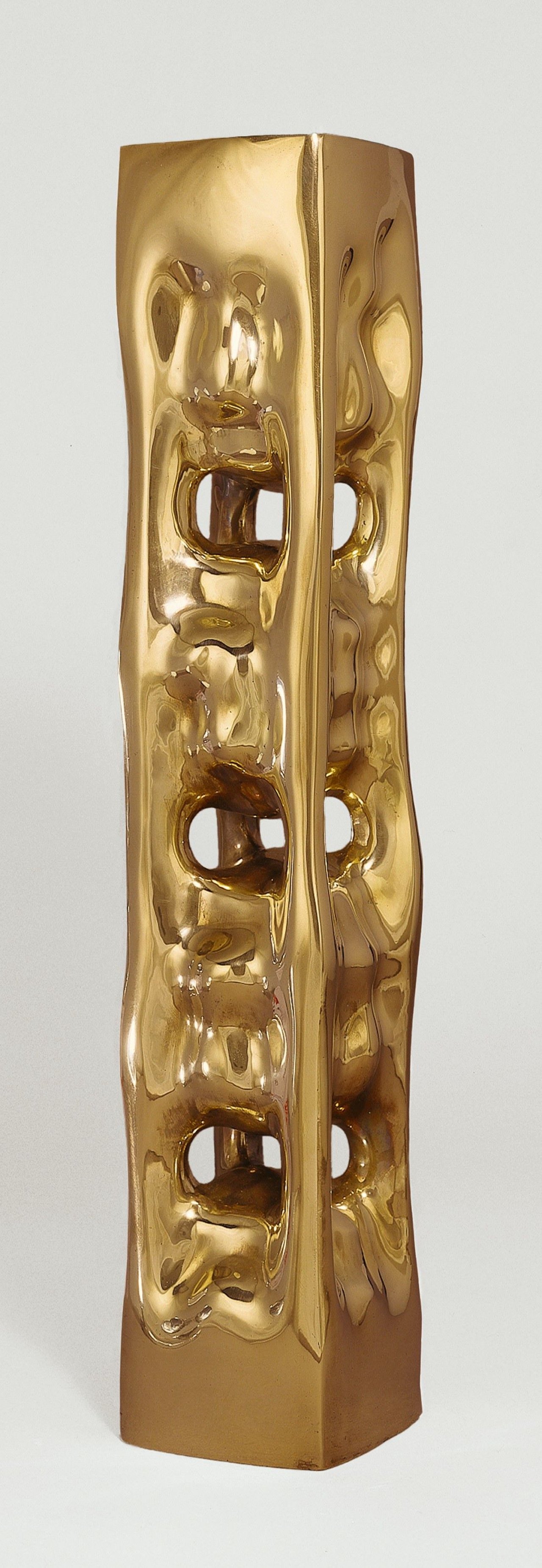 Auf diesem Bild ist das folgende Kunstwerk zu sehen: Karl Hartung. „Durchbrochene Säule“. 1966.