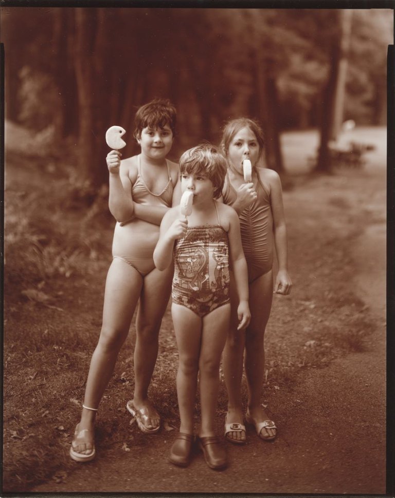 Auf diesem Bild ist das folgende Kunstwerk zu sehen: Judith Joy Ross. „‚Untitled’ from ‚Eurana Park, Weatherly, Pa’”. 1982.