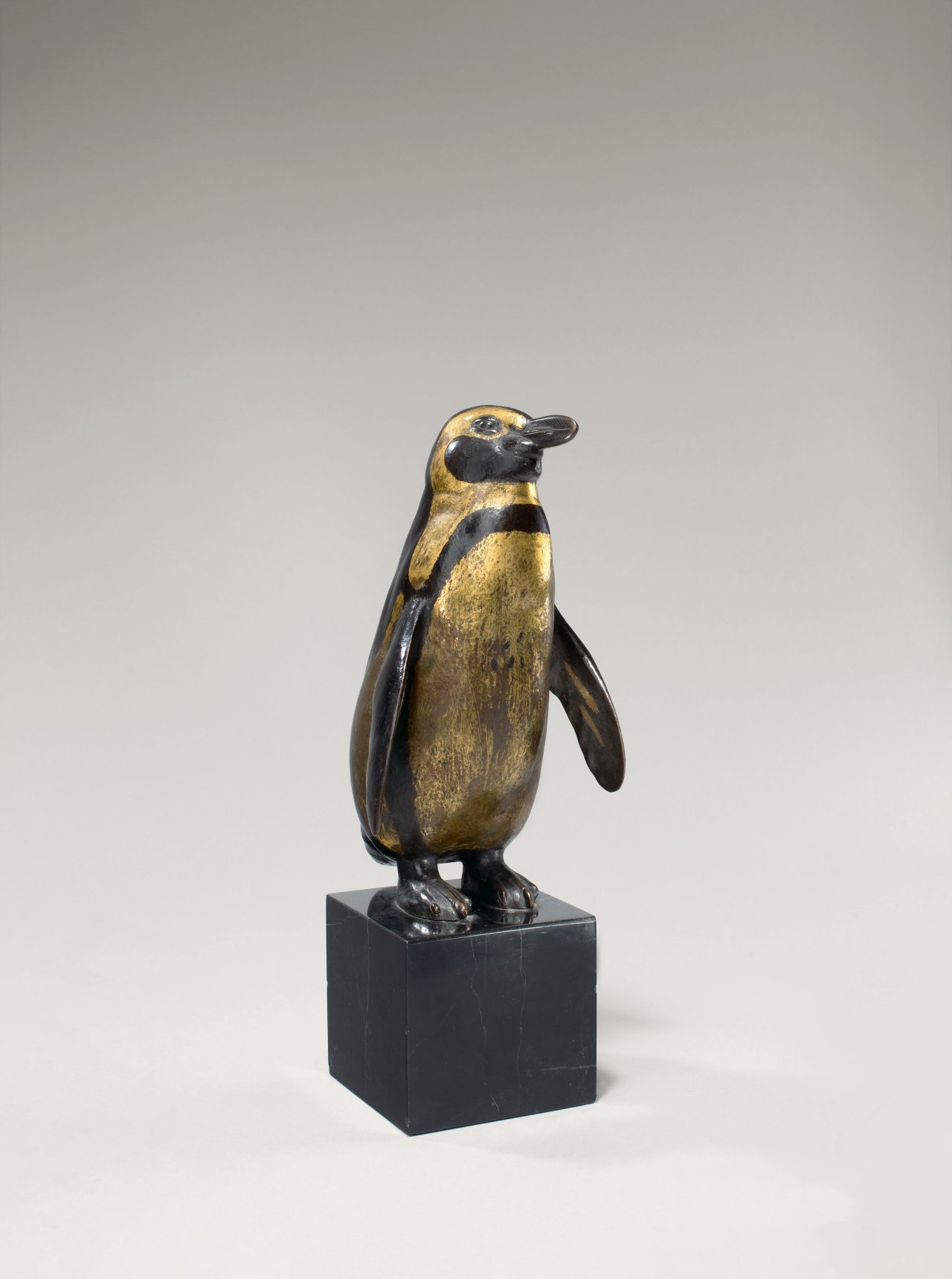 Auf diesem Bild ist das folgende Kunstwerk zu sehen: August Gaul. „Pinguin“. Um 1914.