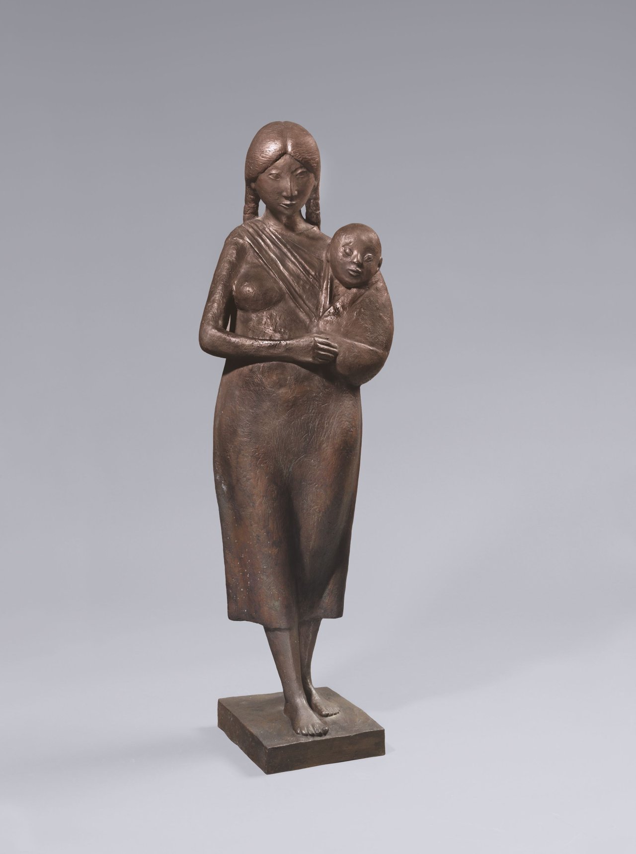 This picture shows the following artwork: Gerhard Marcks. ”Indianerin mit Kind”. 1964.