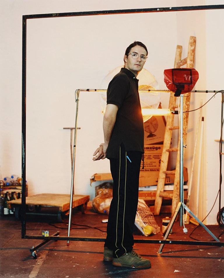 Auf diesem Bild ist das folgende Kunstwerk zu sehen: Albrecht Fuchs. „Olafur Eliasson, Berlin“. 1998/2008.