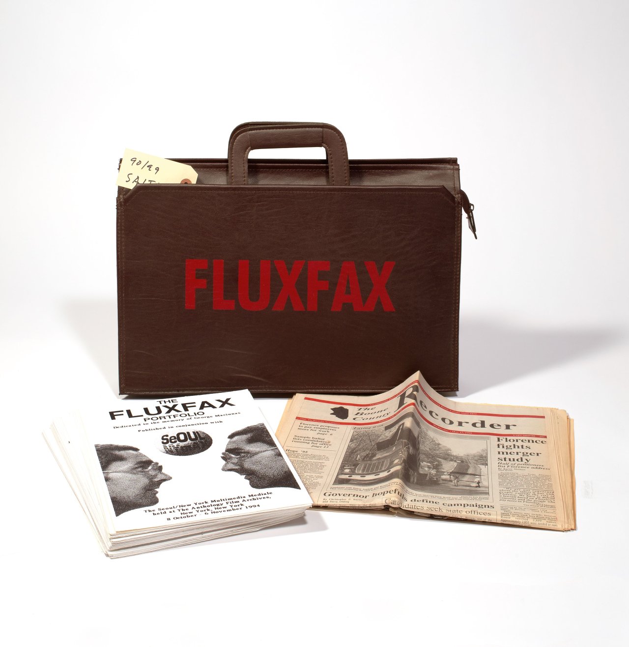 This picture shows the following artwork:  Portfolio. ”Fluxfax”. 1995.