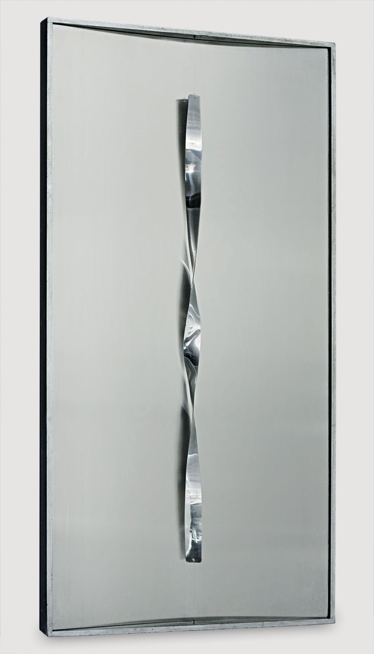 Auf diesem Bild ist das folgende Kunstwerk zu sehen: Hermann Goepfert. Kinetischer Reflektor.