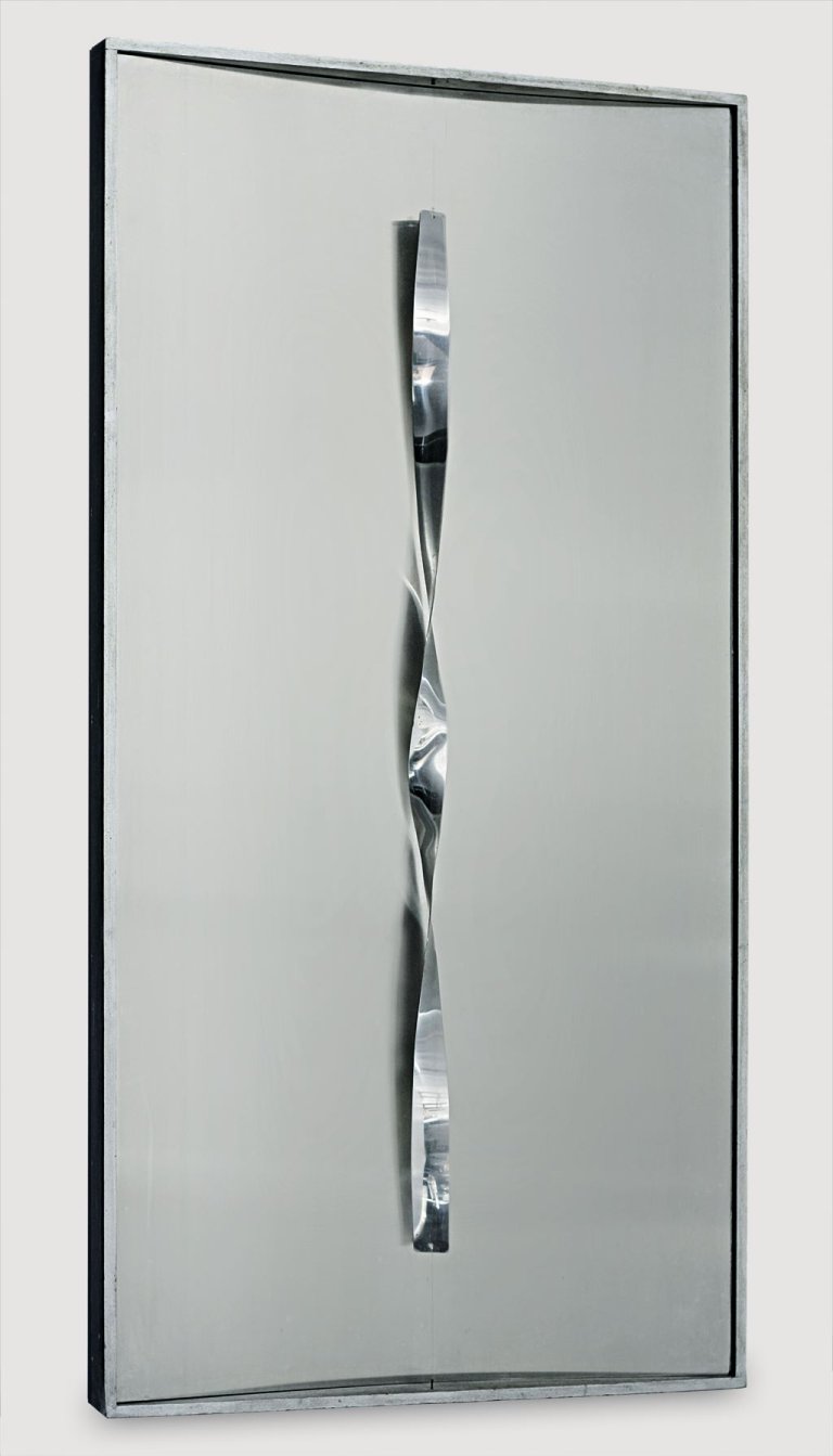 Auf diesem Bild ist das folgende Kunstwerk zu sehen: Hermann Goepfert. Kinetischer Reflektor.