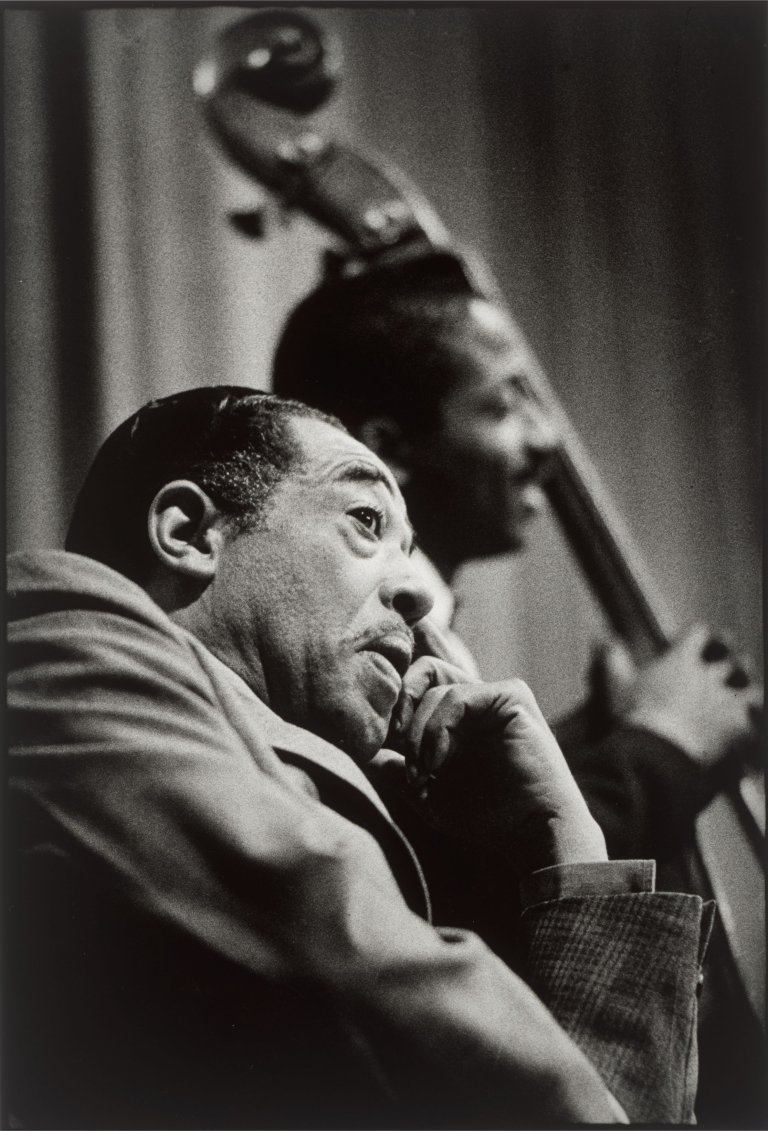 Auf diesem Bild ist das folgende Kunstwerk zu sehen: Robert Lebeck. „Duke Ellington in Frankfurt“. 1956.