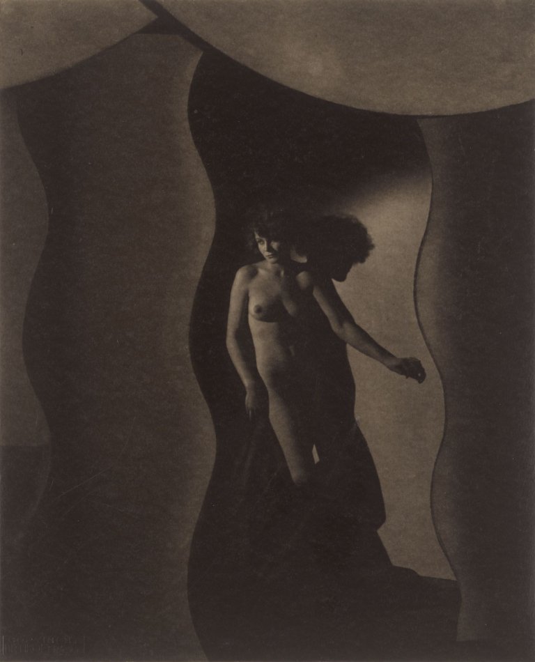 Auf diesem Bild ist das folgende Kunstwerk zu sehen: František Drtikol. „Composition“. 1925.