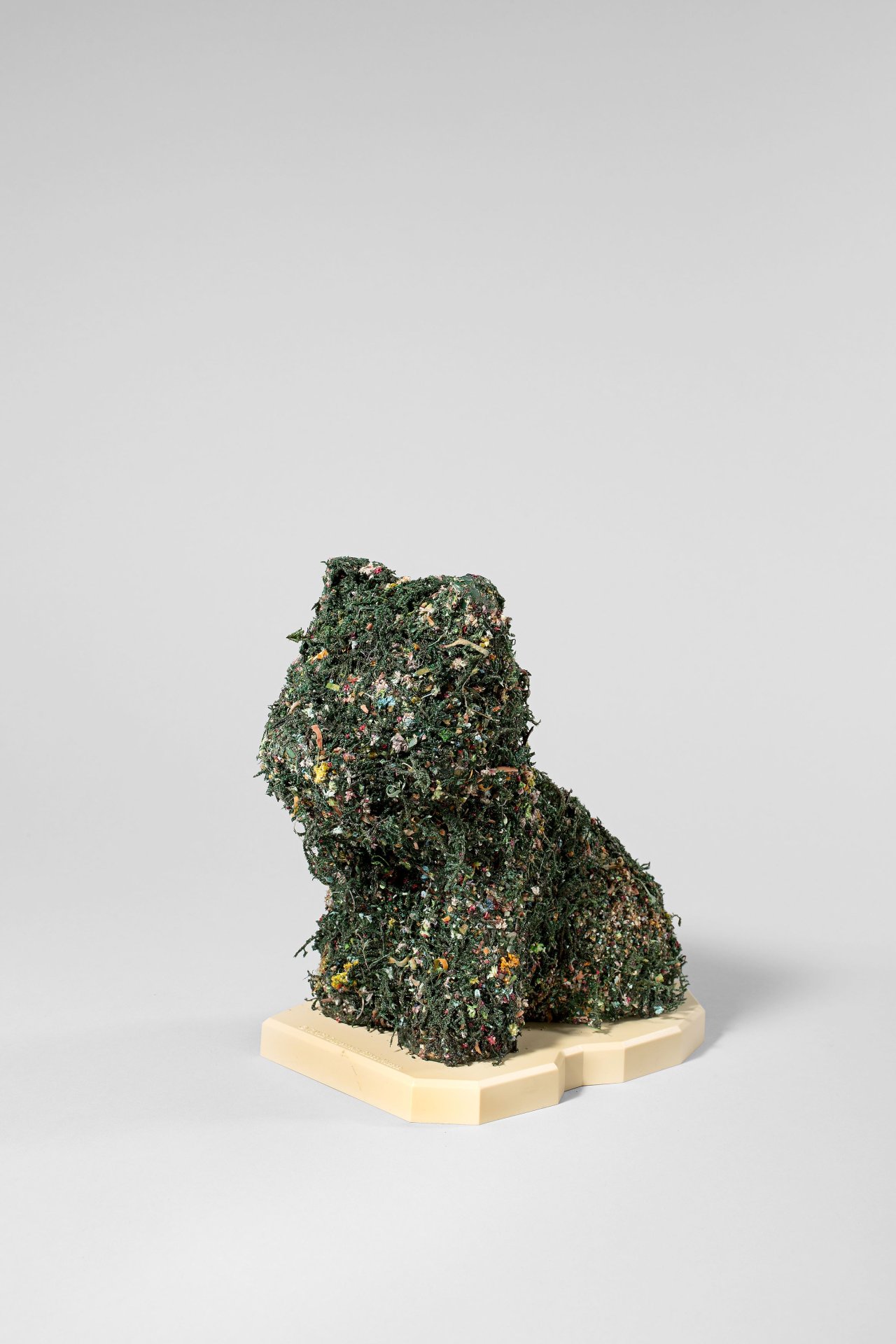 Auf diesem Bild ist das folgende Kunstwerk zu sehen: Jeff Koons. Floral Puppy. 1992.