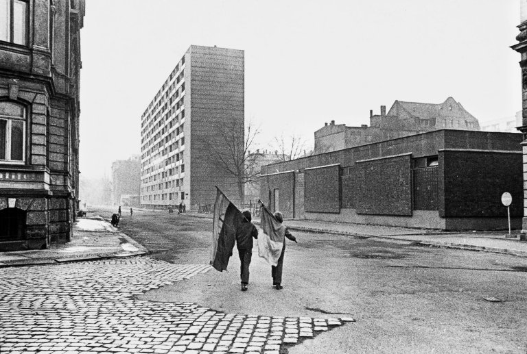 Auf diesem Bild ist das folgende Kunstwerk zu sehen: Evelyn Richter. „Leipzig“ (Musikviertel). 1976.
